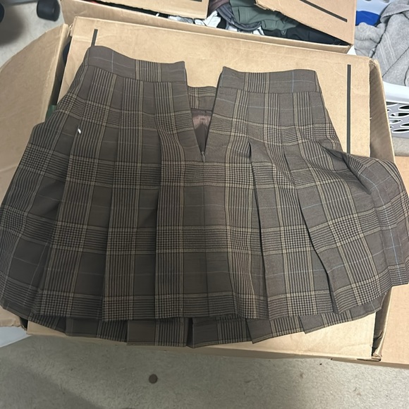 Sunday best plaid skirt - Picture 2 of 2